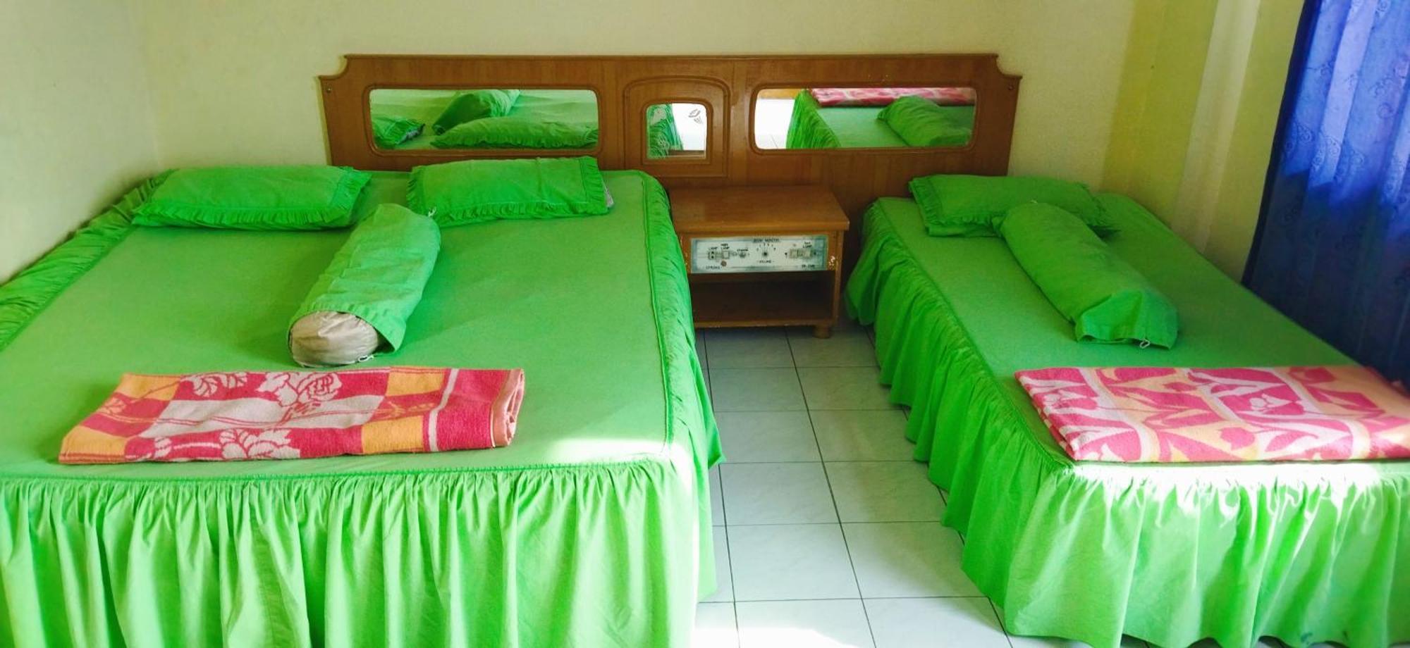 Melissa Palace Hotel And Karaoke Parapat Exterior foto