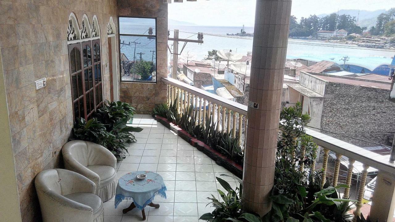 Melissa Palace Hotel And Karaoke Parapat Exterior foto