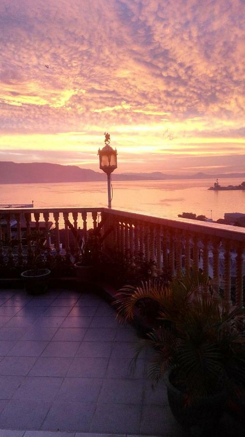 Melissa Palace Hotel And Karaoke Parapat Exterior foto